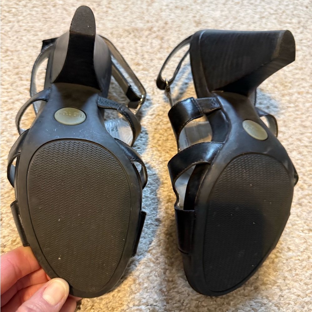 Me Too Black Cutout Heels - Picture 3 of 5
